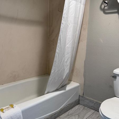 Days Inn By Wyndham Ontario Airport Esterno foto